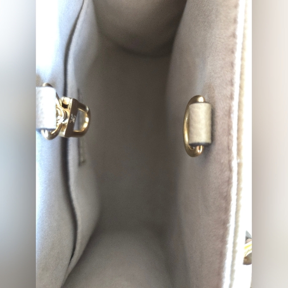 LV OnTheGo PM - Picture 4 of 6